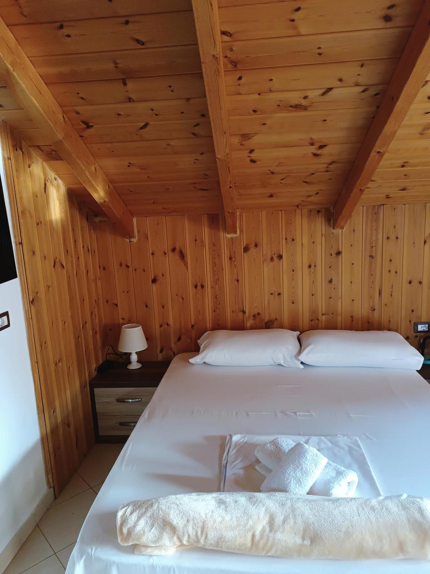 Guesthouse Eva Suite 베라트 외부 사진